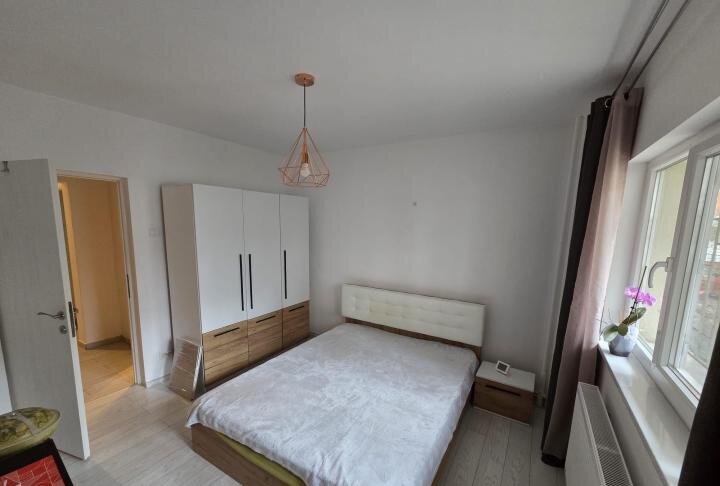 Mosilor, 5 minute Metrou, centrala proprie.